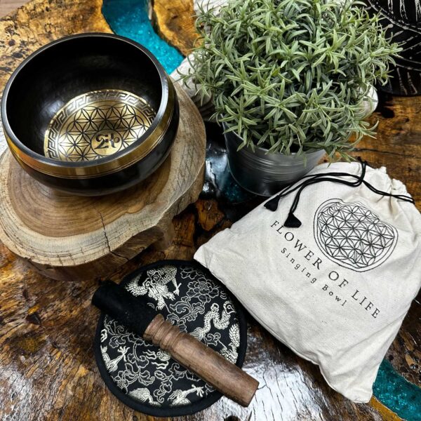 Hand Beaten & Engraved Singing Bowl Gift Set - 14cm - Flower of Life - Image 3