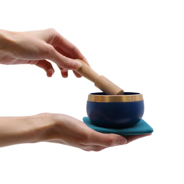 Chakra Pyramid Singing Bowl Gift Set - Image 6
